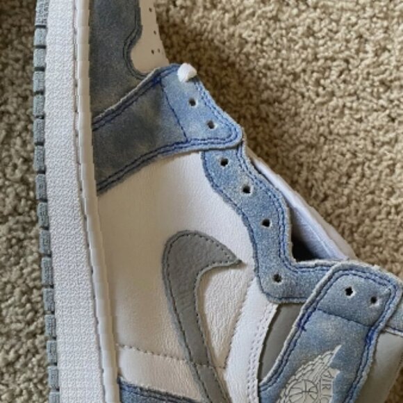 Jordan 1 Retro High OG Hyper Royal